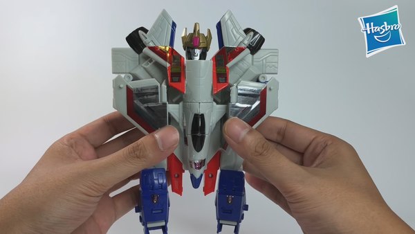 Power Of The Prime Starscream Voyager In Hand Look With Video And Screencaps 45 (45 of 50)